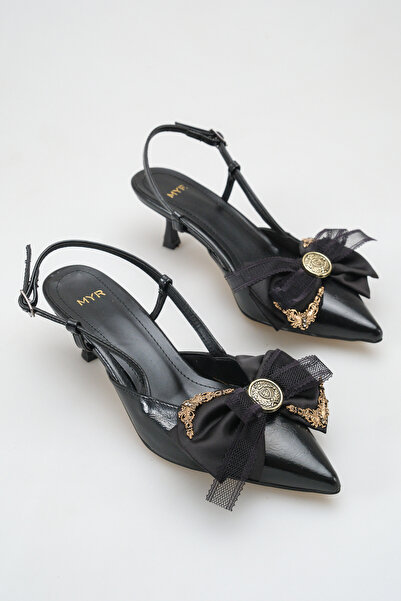 meyra'nın ayakkabıları حذاء نسائي مفتوح من الخلف بكعب قصير مدبب باللون الأسود