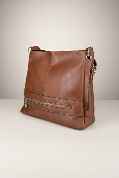LYRA Bags & Accessories حقيبة كتف نسائية من LYRA باللون البني متعددة الأقسام،...