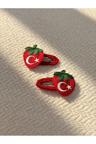 ÖZ 23 Nisan Türk Bayrağı Temalı Çilek Model kız çocuk çıtçıt toka seti