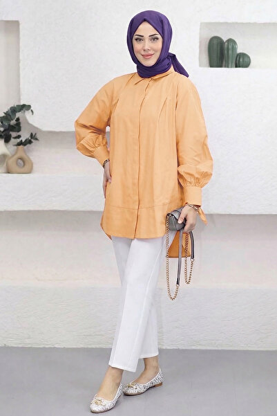 Suede Style 8511 - Poplin Pleated Women's Shirt with Hidden Buttons