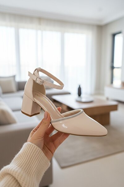 enoch Women's Pointed Toe Zipper Detailed Low Thick Heeled Ankle Shoes