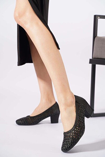 Moda Pie حذاء لوبينا نسائي كلاسيكي بكعب عالٍ وتفاصيل محبوكة باللون الأسود