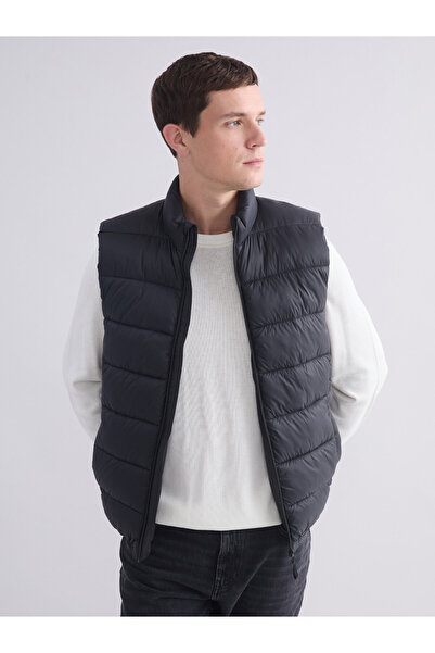 LC Waikiki Slim Fit Stand Collar Men's Padded Vest