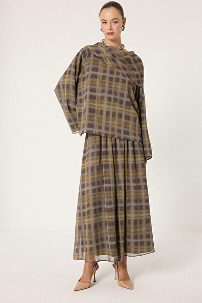 Touché Privé Shawl Collar Plaid Chiffon 2-Piece Set