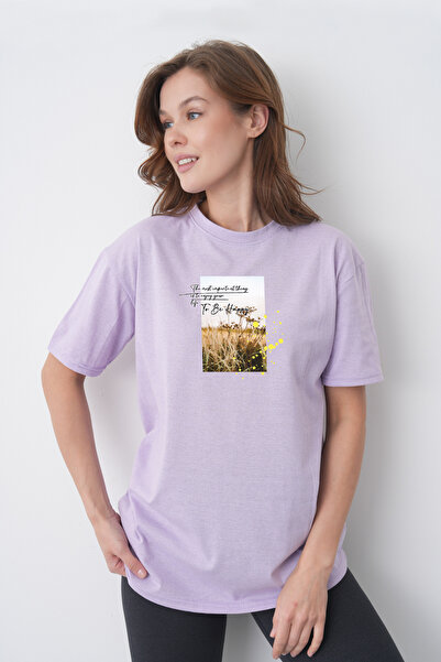 TREND EMMODA Tricou din bumbac liliac, cu gât rotund, cu vedere la natură, st...