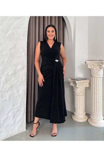 Şirin Butik Kadın Büyük Beden Kruvaze Yaka Broşlu Yırtmaç Detaylı Abiye Elbise