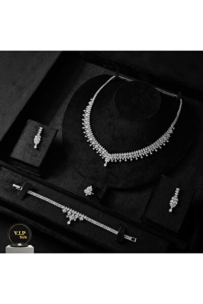 jewelrystore طقم اكسسوارات زركون راقي اربع قطع بعلبه مخمل