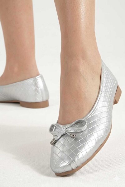 maria life Kadin Babet Gümüş Örgü Yuvarlak Burunlu Klasik Bıyık Fiyonklu Düz ...