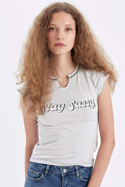 LC Waikiki Fitted V-Neck Printed Short Sleeve T-Shirt