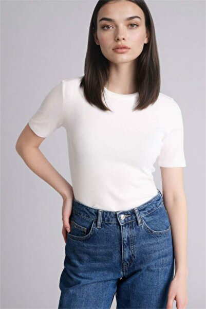 LC Waikiki Στενή εφαρμογή Βασικό Καμιζόλ με Ριμπ Σχέδιο