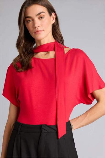 LC Waikiki Slim Fit Boat Neck Shawl Detailed T-Shirt