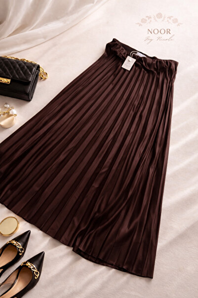 Noor Elegant Satin Pleated Skirt with Elastic Waist – Flowy Cut & Elongating ...