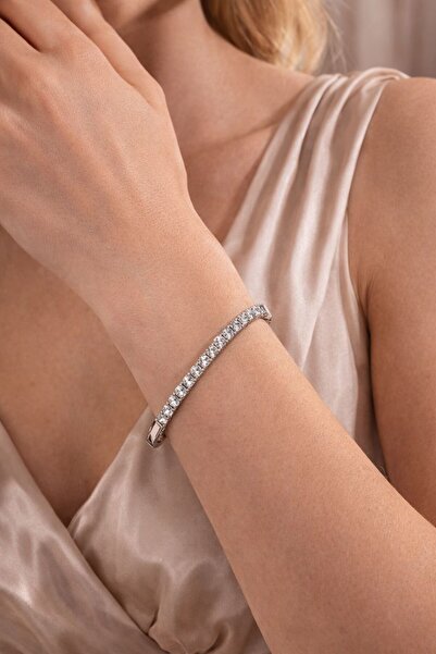 Accessories سوار هاي أنيق مرصع بالأحجار اللامعة - سلسلة برايميوم برايانت