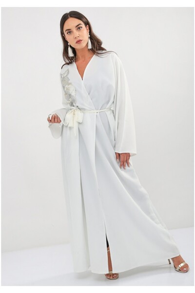 Bousni Modern Style Belted Bisht Applique Abaya