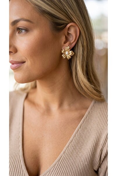 İNN JEWELLERY Gold Color Vintage Earrings with Steel Flower Figures