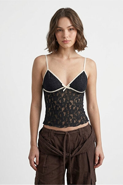 World Fashion Trends Flexible Lace Crop Top Bluz with Chest Lining