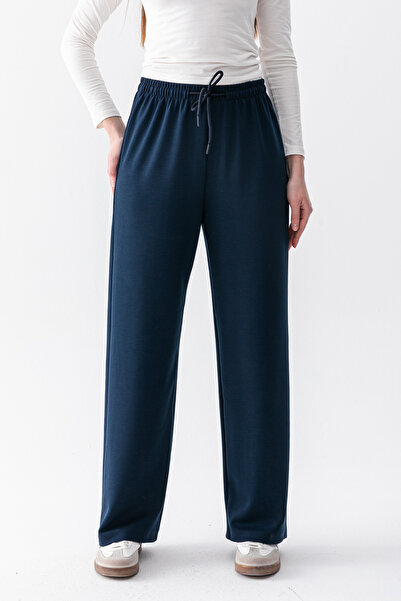 Warasiva Women's Black Modal Fabric Soft Textured Wide Cut Sweatpants