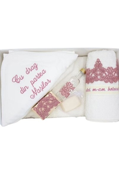 1 Trusou de botez, set de 7 piese, cu broderie si decor roz pudra, inchis