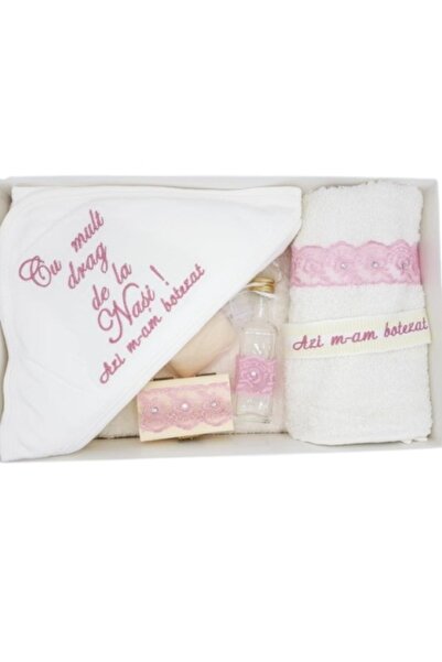 1 Trusou de botez, set de 7 piese, cu broderie si decor roz