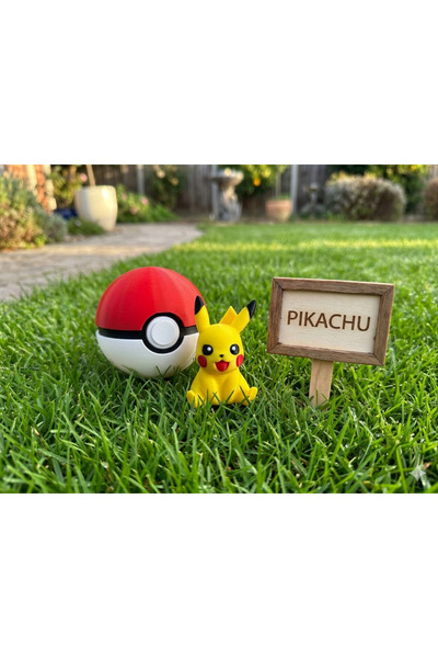 Razmo لعبة شخصية بيكاتشو من بوكيمون (مع كرة بوكيمون كهدية)