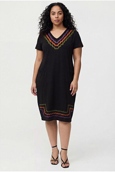 Ebsumu Women's Plus Size Stripe Embroidered Knitted Black Dress