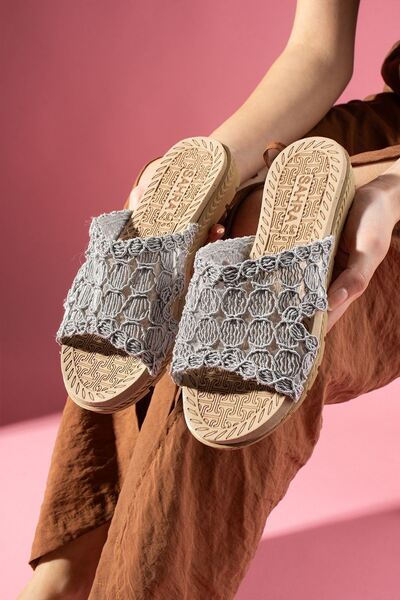 modayaselam В'язані капці з перехресними ремінцями