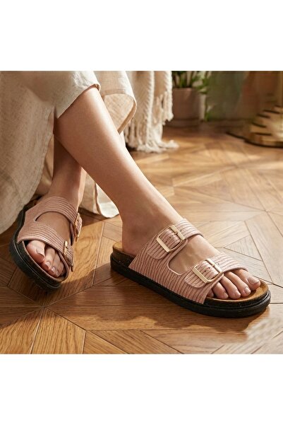 FASHION صندل نسائي مسطح ذو نعل مزدوج مزخرف