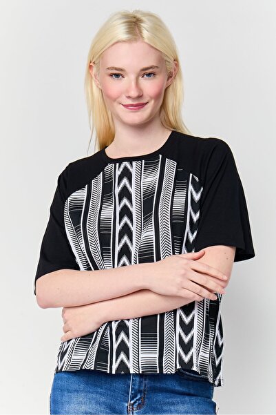 Undiz تي شيرت نسائي برقبة دائرية وأكمام قصيرة بنمط هيرينغبون، متعدد الألوان