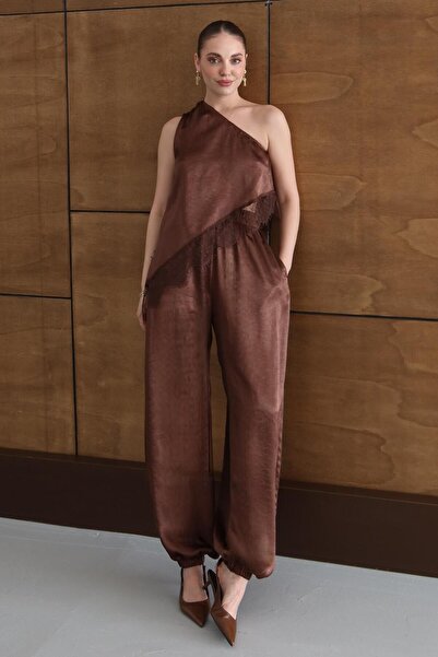 Lijuri One shoulder suit with hem lace detail and baggy pants 10335