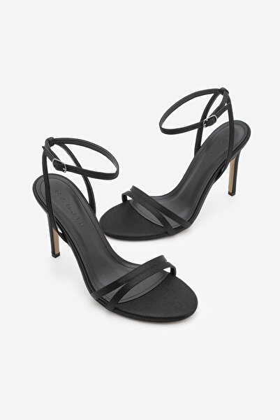 Marjin Kadın Oval Burun Bilekten Bağlamalı Bantlı İnce Klasik Topuklu Sandale...