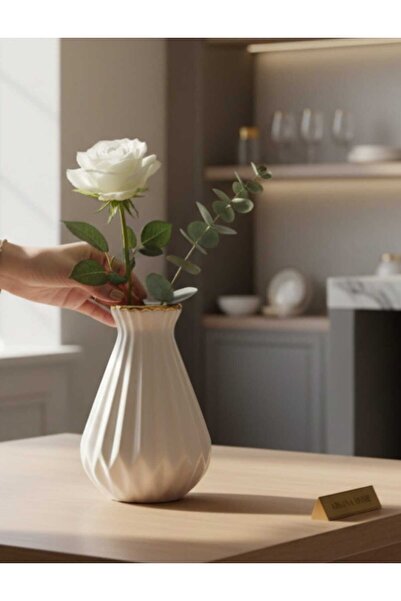 Carmen Ceramic Nordic Serrated Gilded Vase