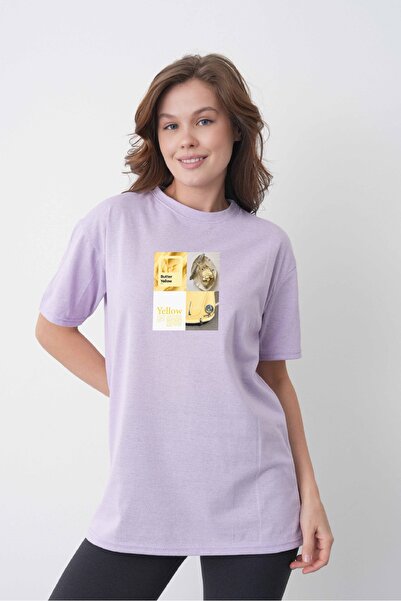TREND EMMODA Tricou de damă din bumbac liliac, cu imprimeu colaj tematic galb...