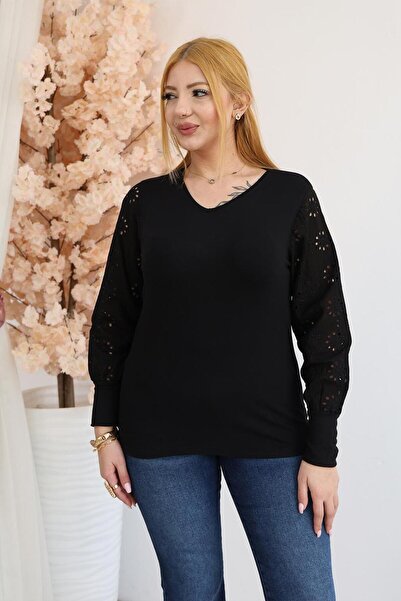 Siyezen Large Size Blouse with Scalloped Sleeves