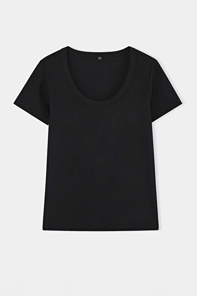 Trendyol Curve Bluză neagră cu decolteu tip piscină tricotaj cu striații basi...