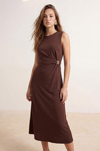 Trendyol Kollektion Braunes, schlichtes, um den Körper gewickeltes Midi-Webkl...