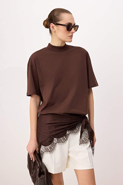 Συλλογή Trendyol Καφέ 100% βαμβακερό πλεκτό μπλουζάκι με όρθιο γιακά και μανί...