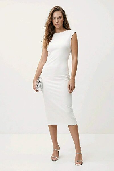 Συλλογή Trendyol Λευκό φόρεμα για πάρτι με λεπτομέρεια αξεσουάρ στην πλάτη κα...