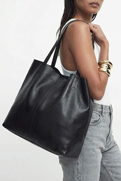 TRENDYOL SHOES Schwarze Damen-Umhängetasche aus Leder in Maxi-Größe TAKAW26OC...