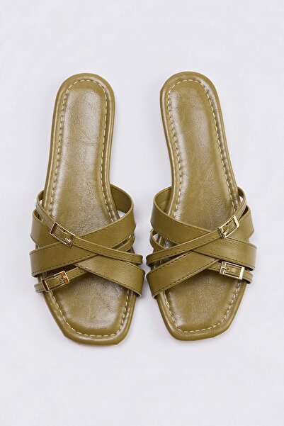 TRENDYOL SHOES Γυναικείες παντόφλες με λεπτομέρεια από λαδί πράσινο λουράκι T...