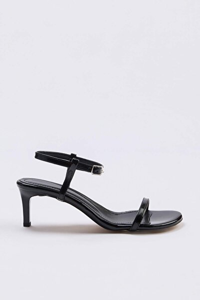 TRENDYOL SHOES Μαύρα γυναικεία παπούτσια με τακούνι από συνθετικό δέρμα TAKSS...