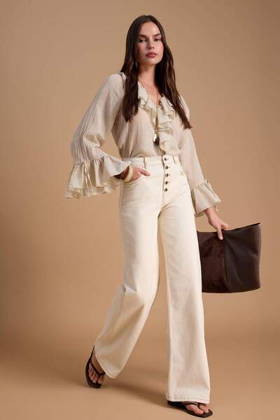 Trendyol Kollektion Ecru High Waist Straight/Flat Cut Jeans aus 100 % Baumwol...