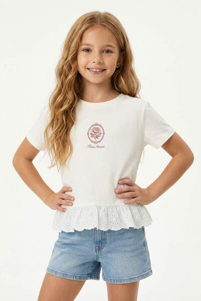 TRENDYOLKIDS Εκρού Δαντελένιο Λεπτομερές Πλεκτό Μπλουζάκι για Κορίτσια TKDSS2...