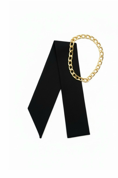 maia قلادة من القماش الأسود – إكسسوار للرقبة بتفاصيل اللؤلؤ