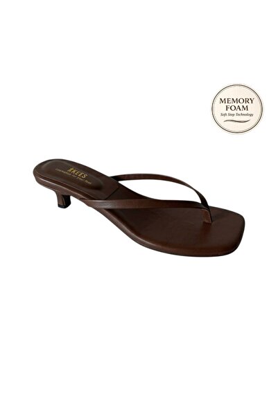 Tkees شبشب نسائي بكعب صغير باللون البني