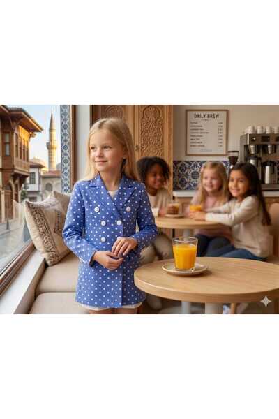 Hilal Akıncı Kids Σετ με πουά μπλέιζερ και λευκό σορτς