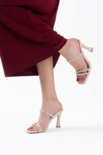 TRENDELLA شبشب نسائي بكعب جلدي مرصع بالأحجار