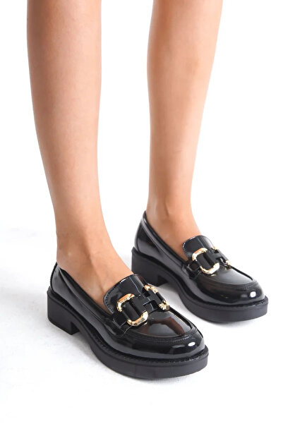 TRENDELLA حذاء لوفر نسائي من الجلد اللامع بإبزيم ذهبي أسود TR17MS02A