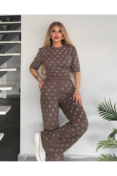 Bella Belluci Set: Top cu mânecă scurtă cu imprimeu monogramă cu strasuri și ...