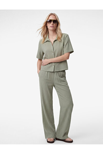 Koton Κοντομάνικο πουκάμισο με υφή και γιακά με κορδόνια, σε κανονική εφαρμογή