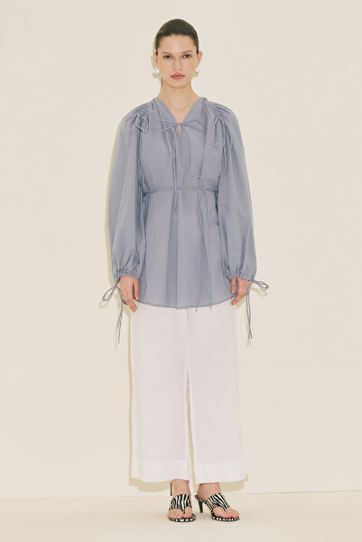 Manuka ΤΟΥΝΙΚ ΜΠΛΕ ΜΕ ΛΕΠΤΟΜΕΡΕΣ ΛΕΠΤΟΜΕΡΕΙΕΣ ΣΤΗΝ ΕΦΑΡΜΟΓΗ